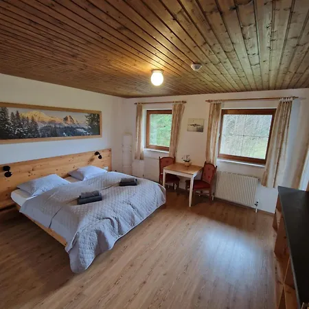 ベッド・アンド・ブレックファスト Garni Baerenwirt ロイタシュ